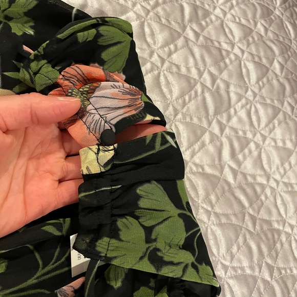 Express high neck waist defined top NWT - Picture 3 of 5